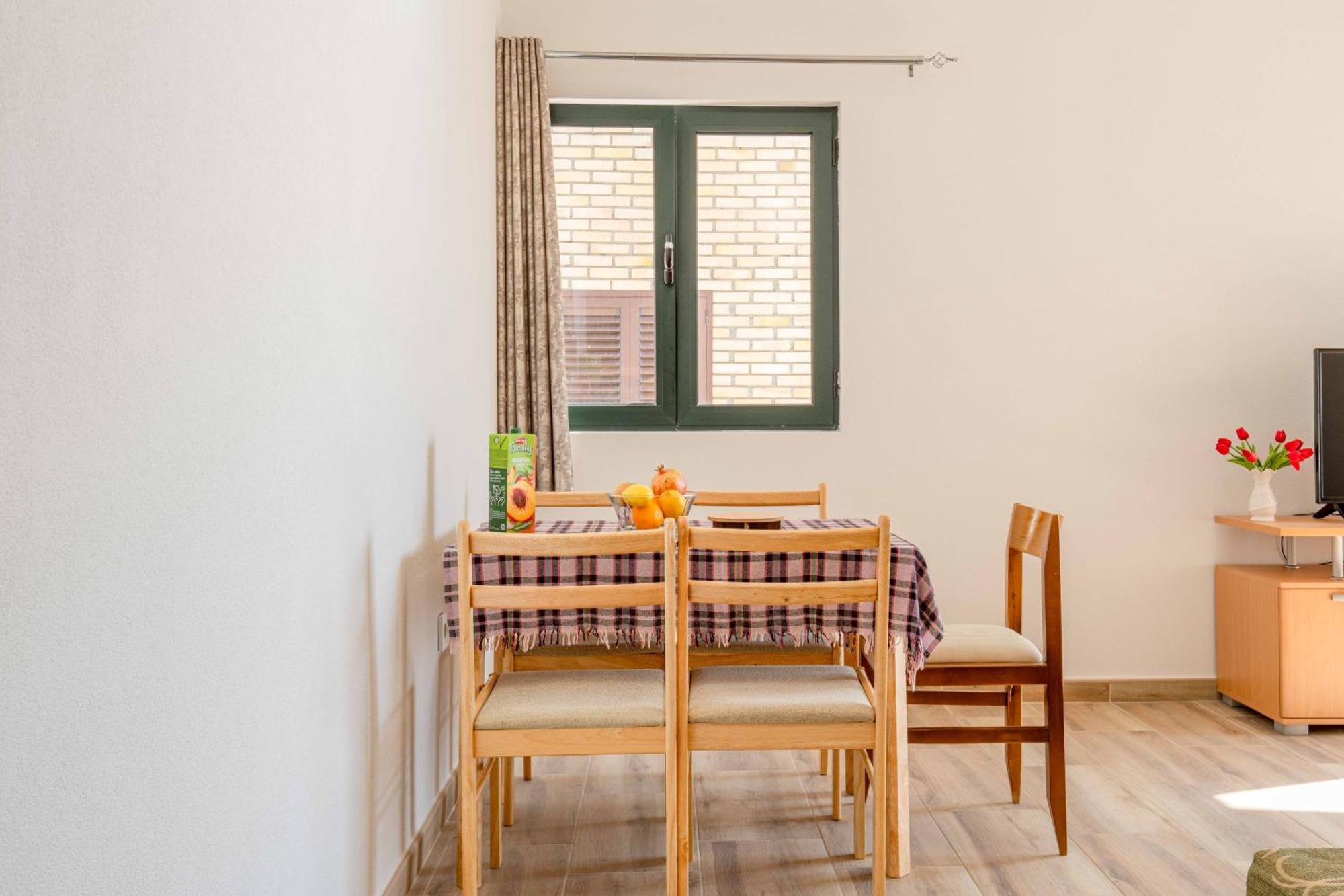 Apartmani Sonja I Branko Sutomore Ngoại thất bức ảnh